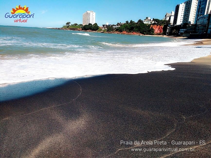 Praia da Areia Preta em Guarapari-ES