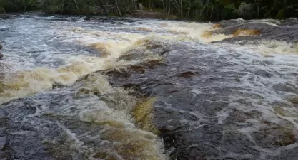 Cachoeira das Lajes: Natureza e Aventura em Presidente Figueiredo